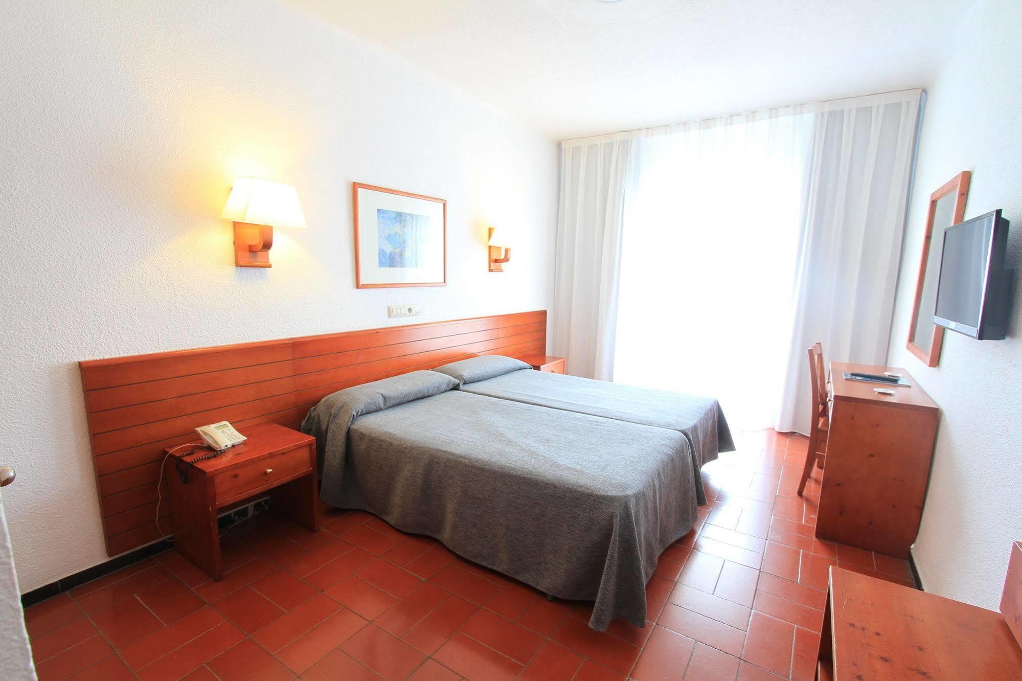 Hotel Garbi Park & Aquasplash Lloret de Mar Exterior photo